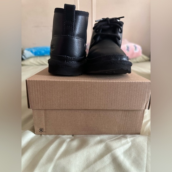 UGG Toddler T Neumel II Boot - Picture 3 of 5